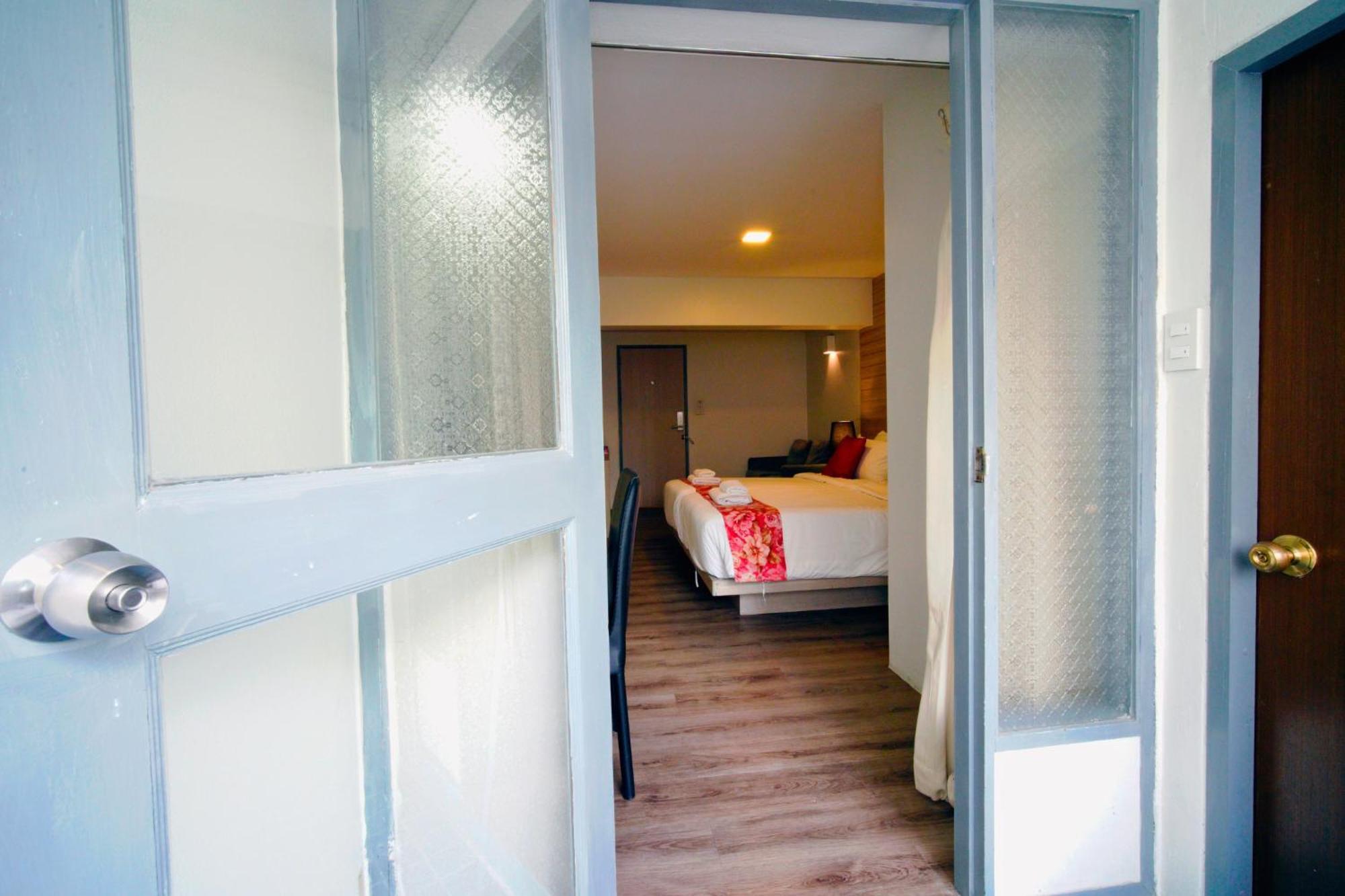 Grand Twin Balcony
