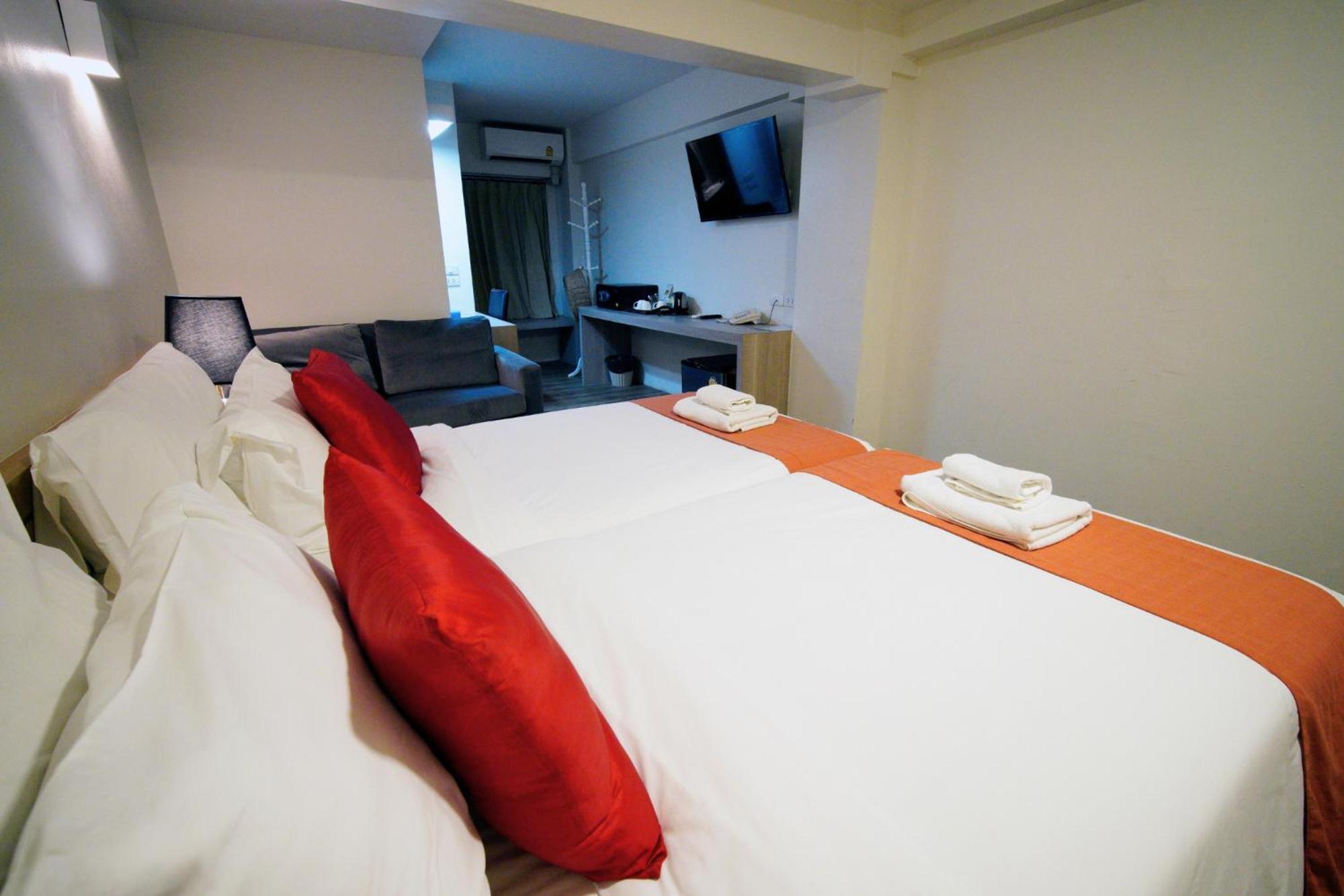 Grand Triple Room